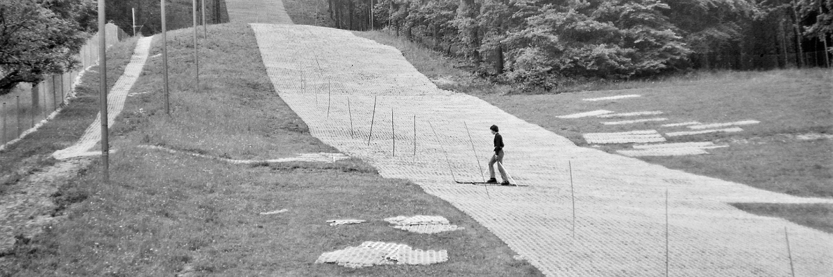 Sjezdovka s umělým povrchem na Popovickém vrchu, Děčín XXIII – Popovice, 1972